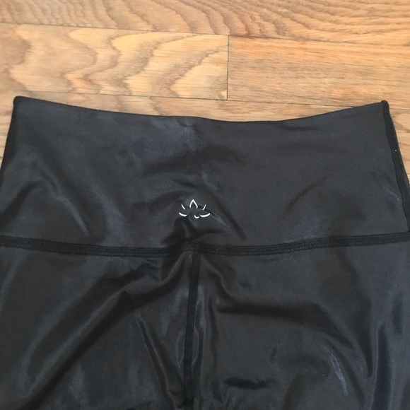 Limited Edition Beyond Yoga Black Leggings - Picture 5 of 5